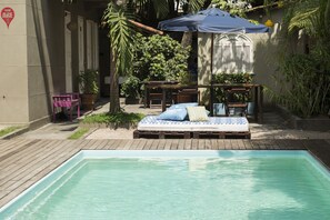 Outdoor pool - Beach House Ipanema - Hostel (Rio de Janeiro)