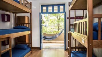 Gemeinsamer Schlafsaal, Nur Frauen (6 Beds - With Balcony)