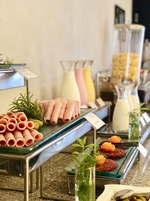 Desayuno buffet incluido todos los días