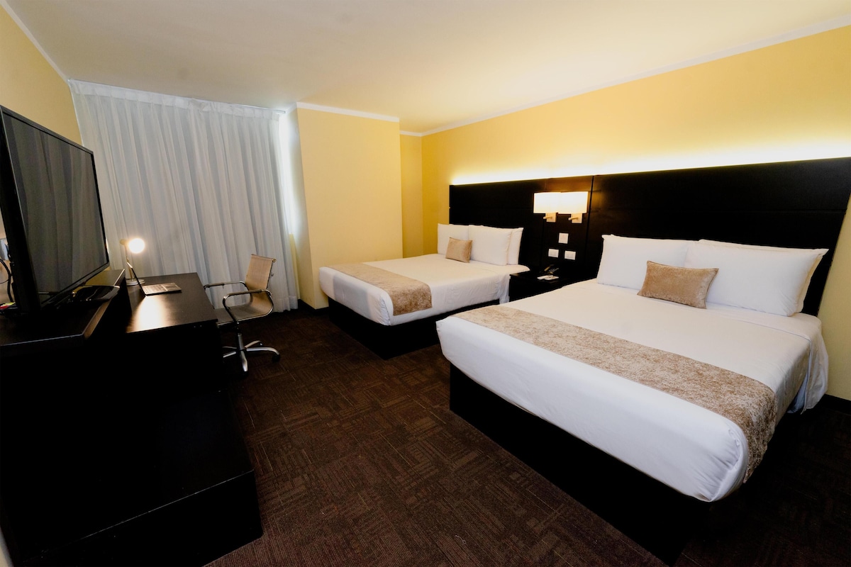 Chambre supérieure, 2 grands lits, non-fumeur | Literie de qualité, minibar, coffre-fort, bureau