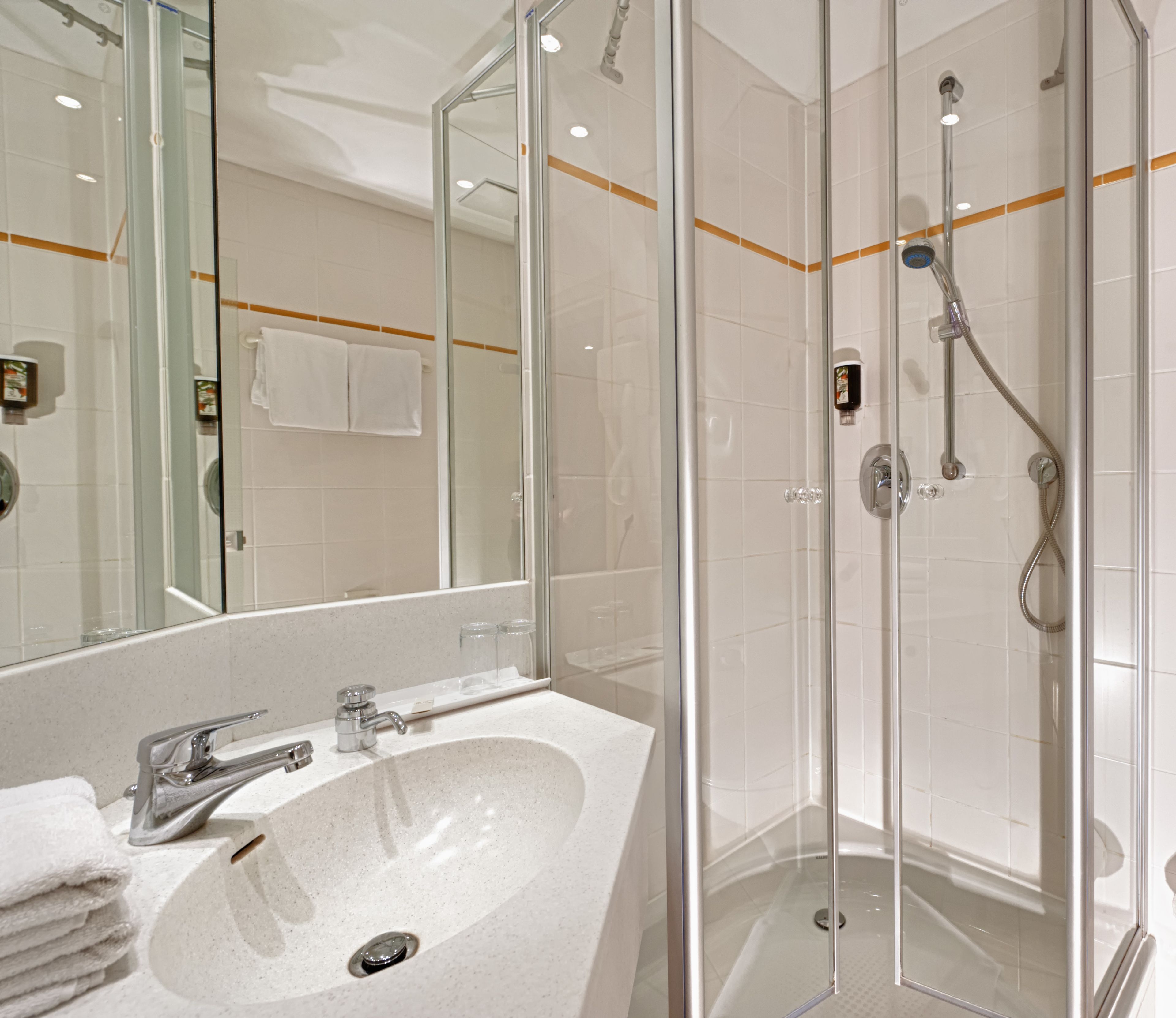 shower, free toiletries, hair dryer, towels