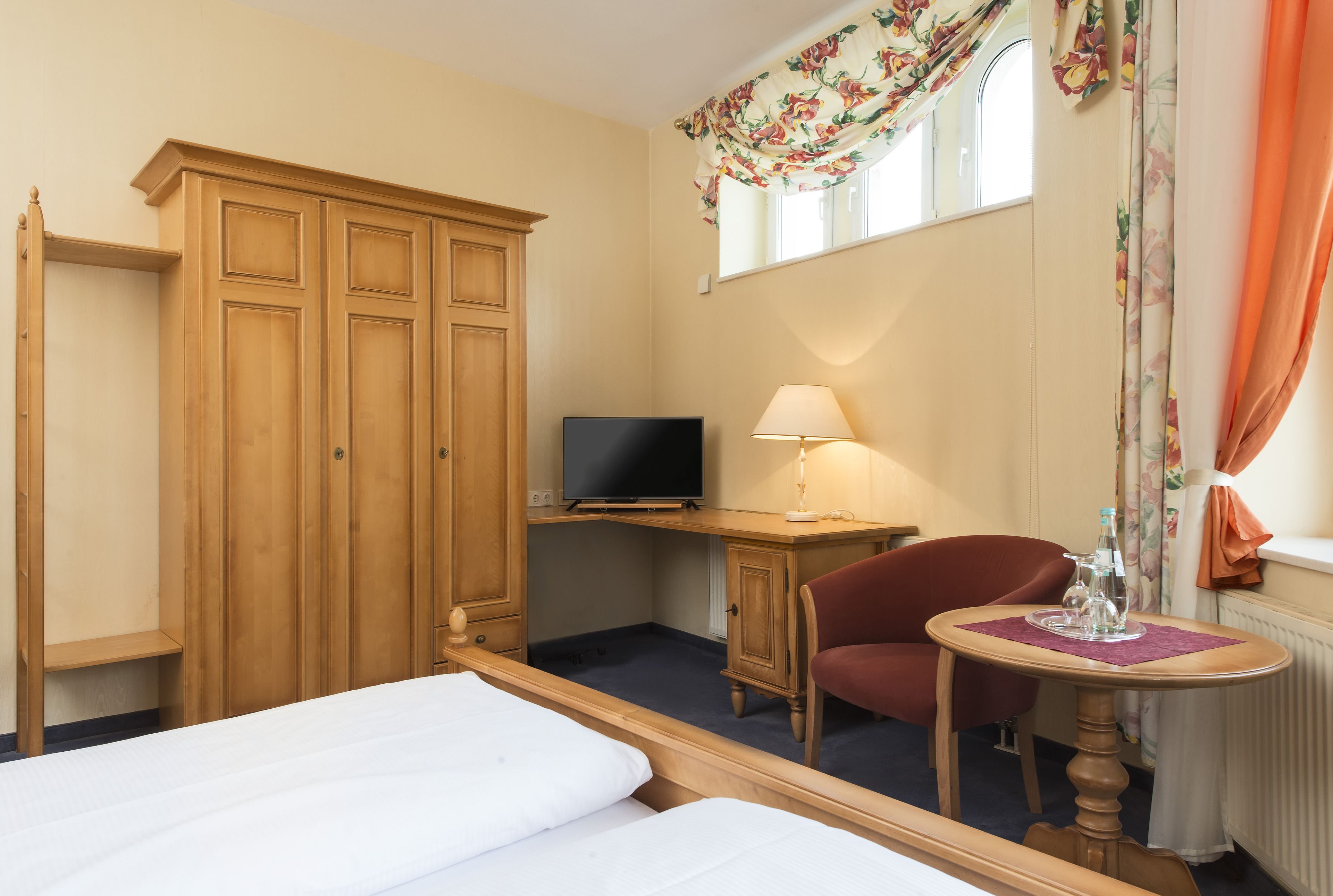 in-room safe, individually decorated, individually furnished, desk