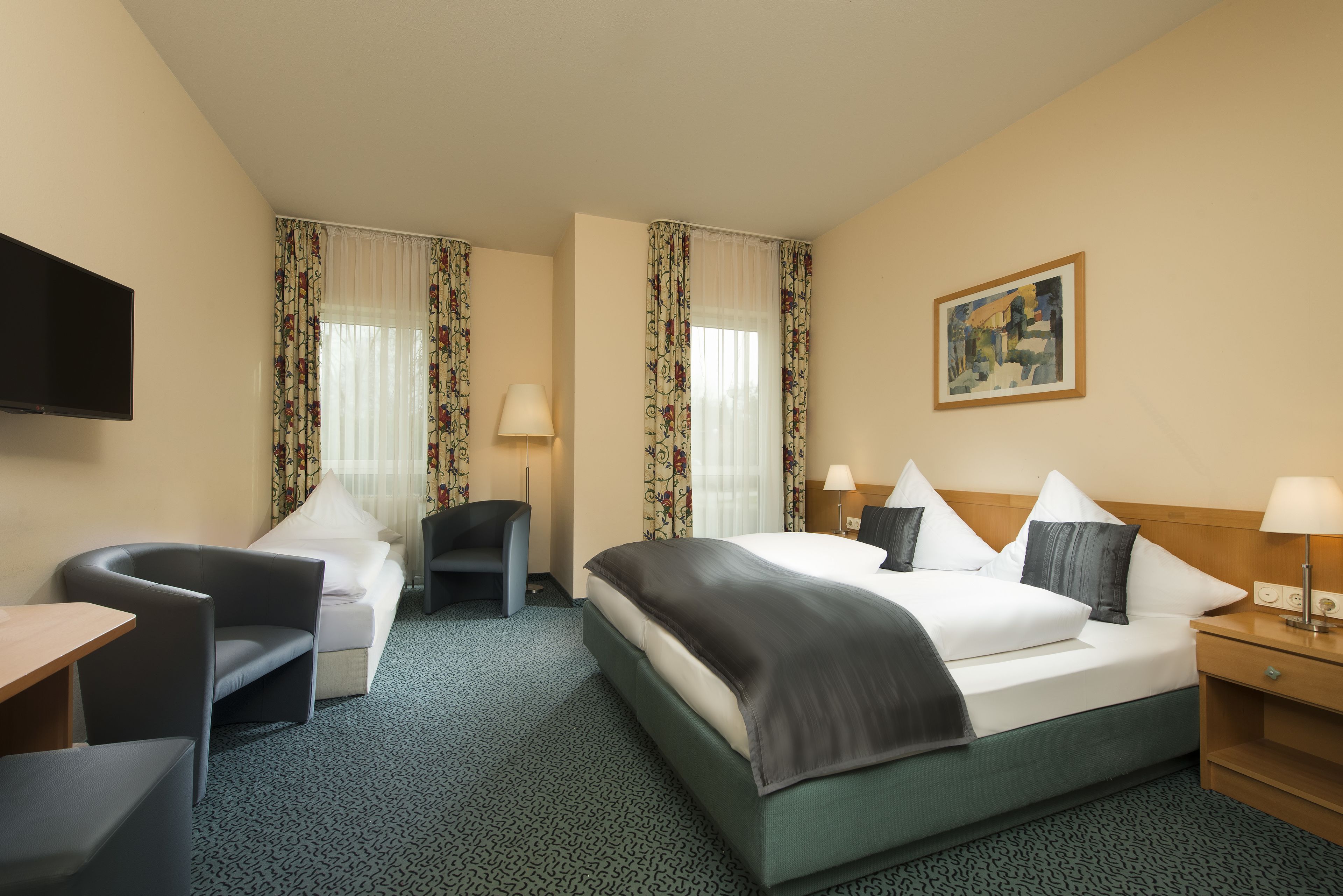 in-room safe, individually decorated, individually furnished, desk