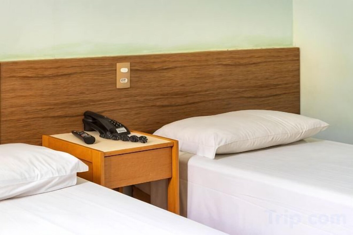 Minibar, desk, soundproofing, WiFi (free)