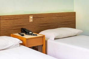 Minibar, escritorio, sistema de insonorización y wifi gratis 