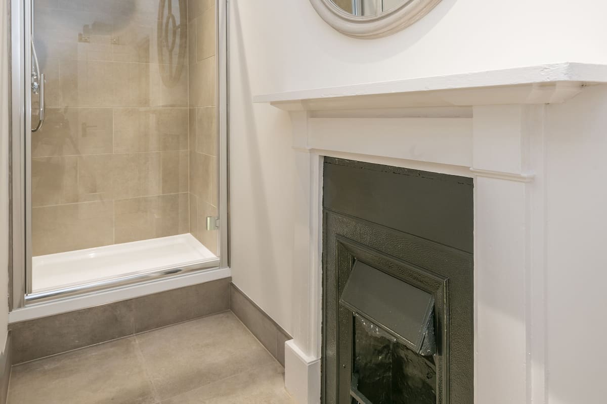 manor deluxe plus double or twin room | individually decorated, individually furnished, desk, laptop workspace