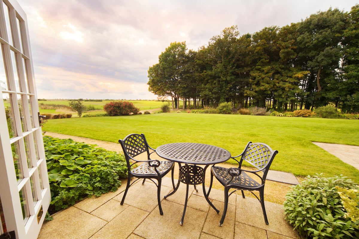 Manor Easy Access Double or Twin Room | Individually decorated, individually furnished, desk, laptop workspace
