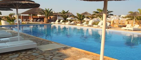 Outdoor pool, pool umbrellas