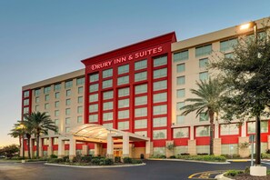 Exterior - Drury Inn & Suites near Universal Orlando Resort (Orlando)