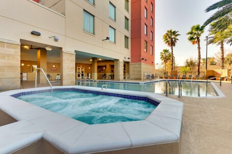 Drury Inn Suites near Universal Orlando Resort - Image 15
