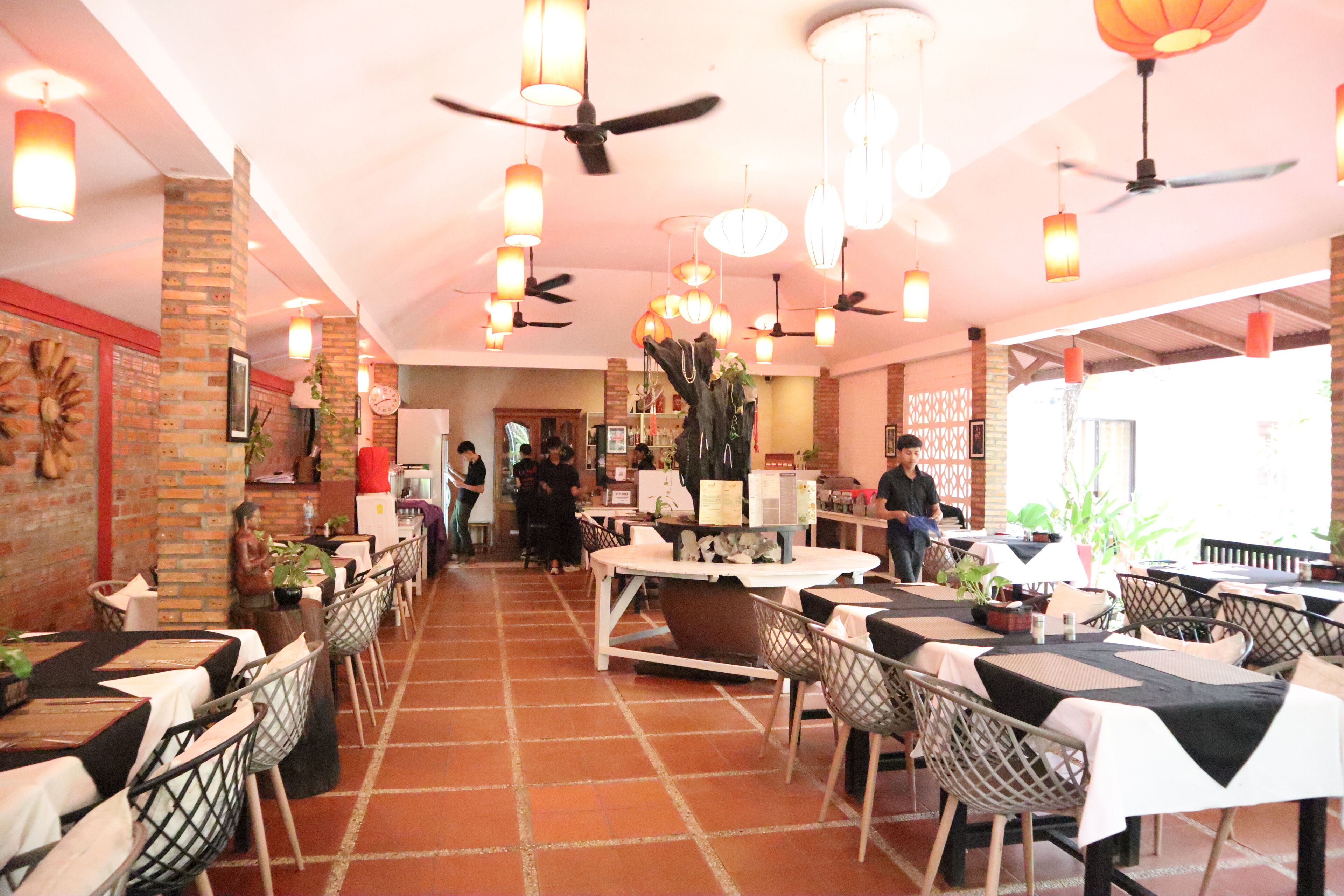 breakfast, lunch, dinner served; pool views