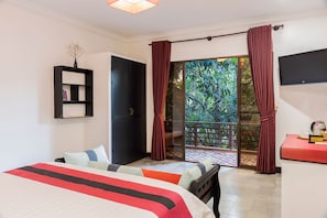Deluxe Double Room, Pool View | Terrace/patio - La Niche d Angkor Boutique Hotel (Siem Reap)