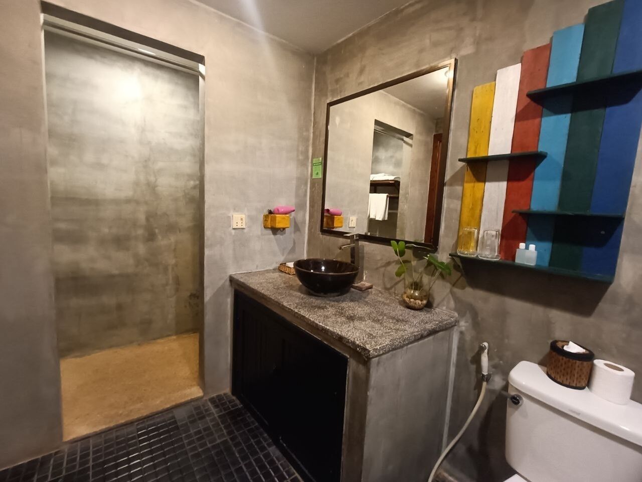 deluxe triple room, pool view | bathroom | shower, rainfall showerhead, free toiletries, hair dryer