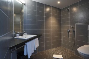 Standard Double Room | In-room safe, individually furnished, desk, soundproofing - Hotel Annexe Nice (Nice)