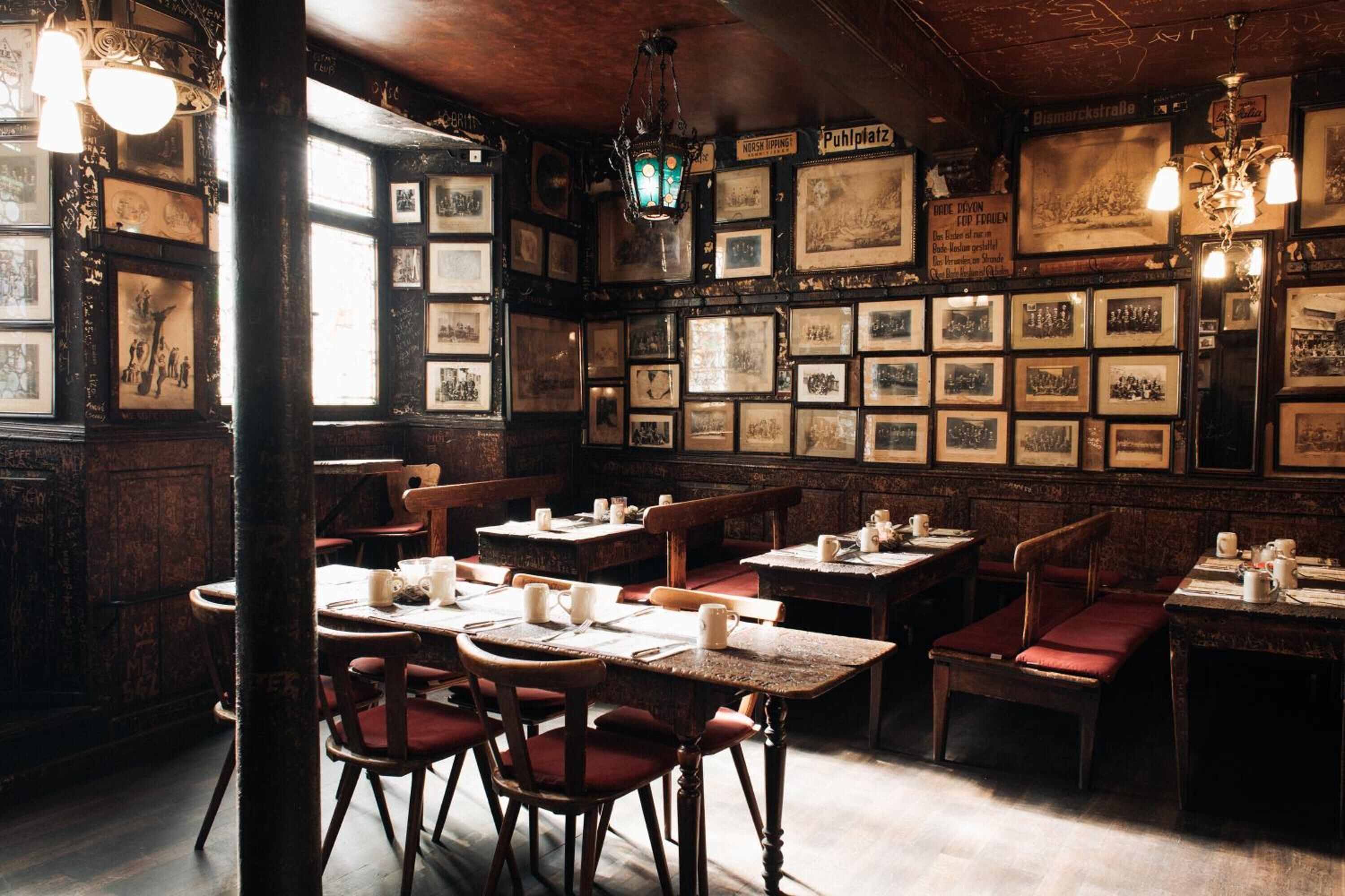 2 restaurants, breakfast, lunch, dinner served; regional cuisine