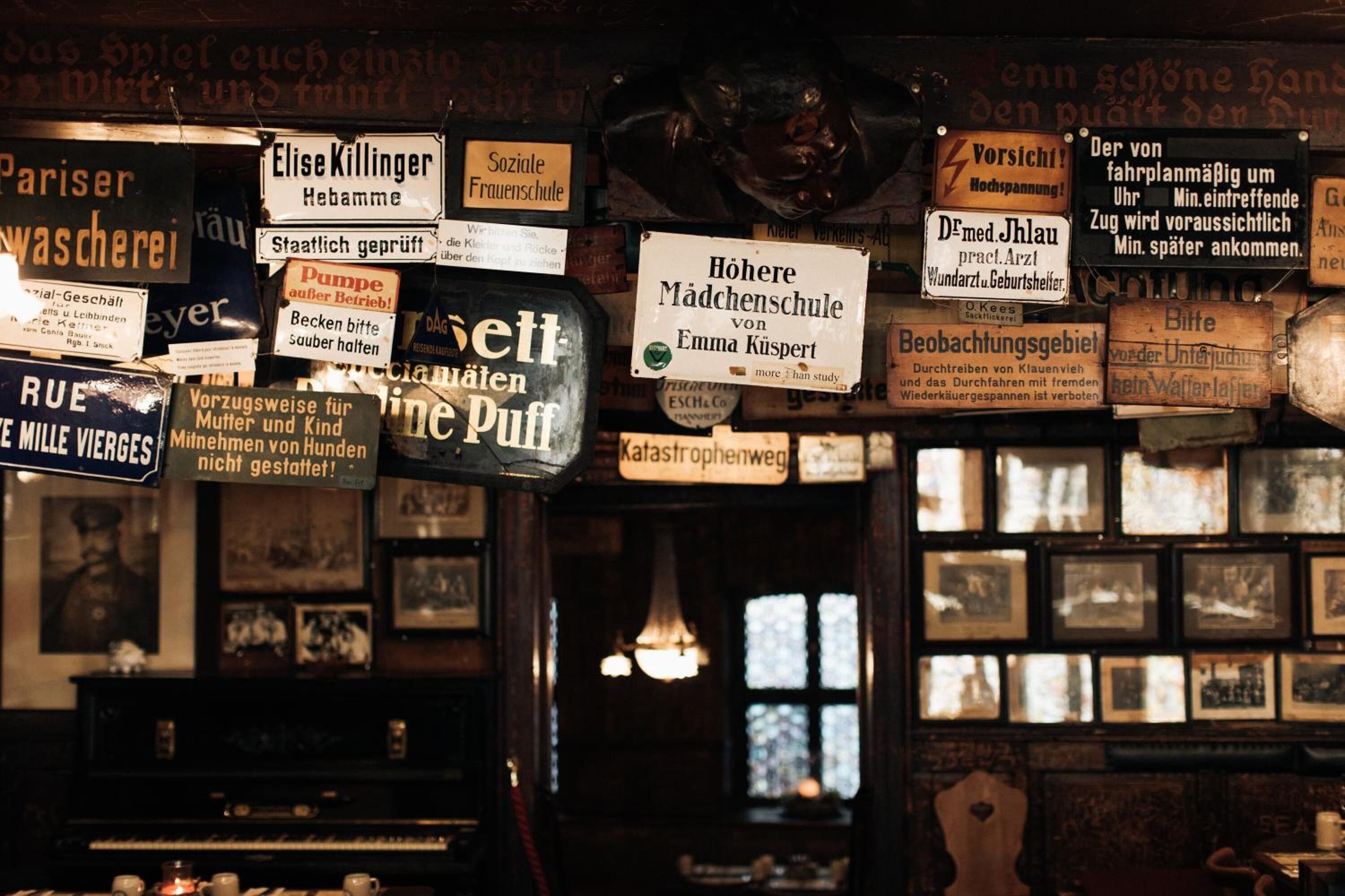 2 restaurants, breakfast, lunch, dinner served; regional cuisine