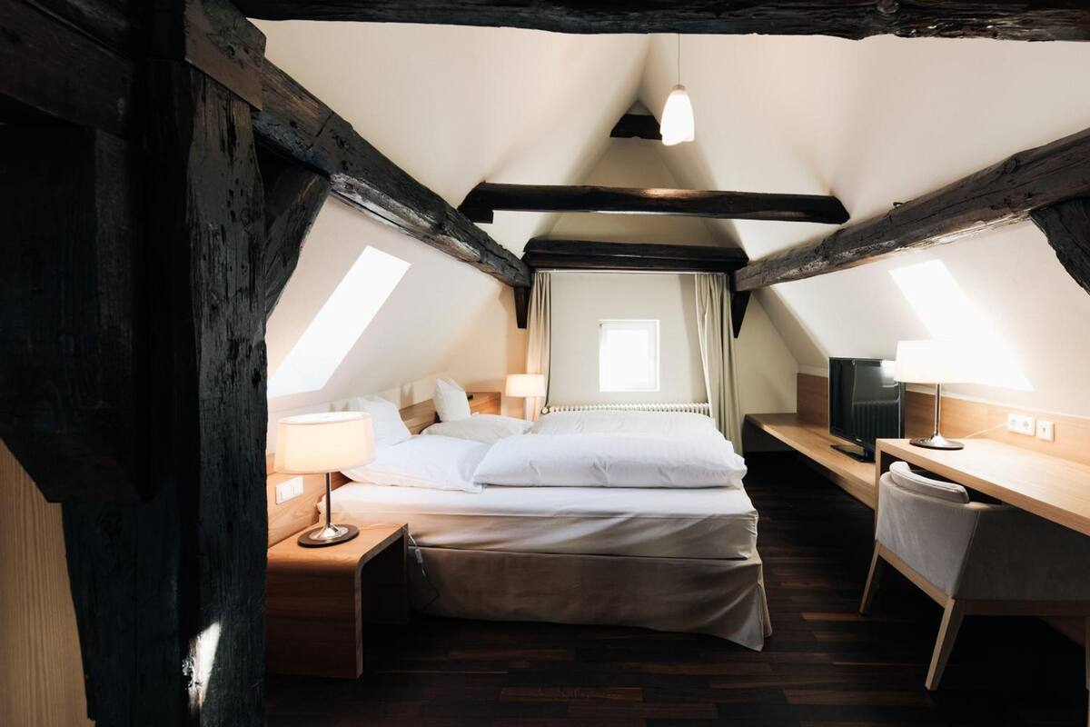 premium bedding, pillow-top beds, in-room safe, individually decorated