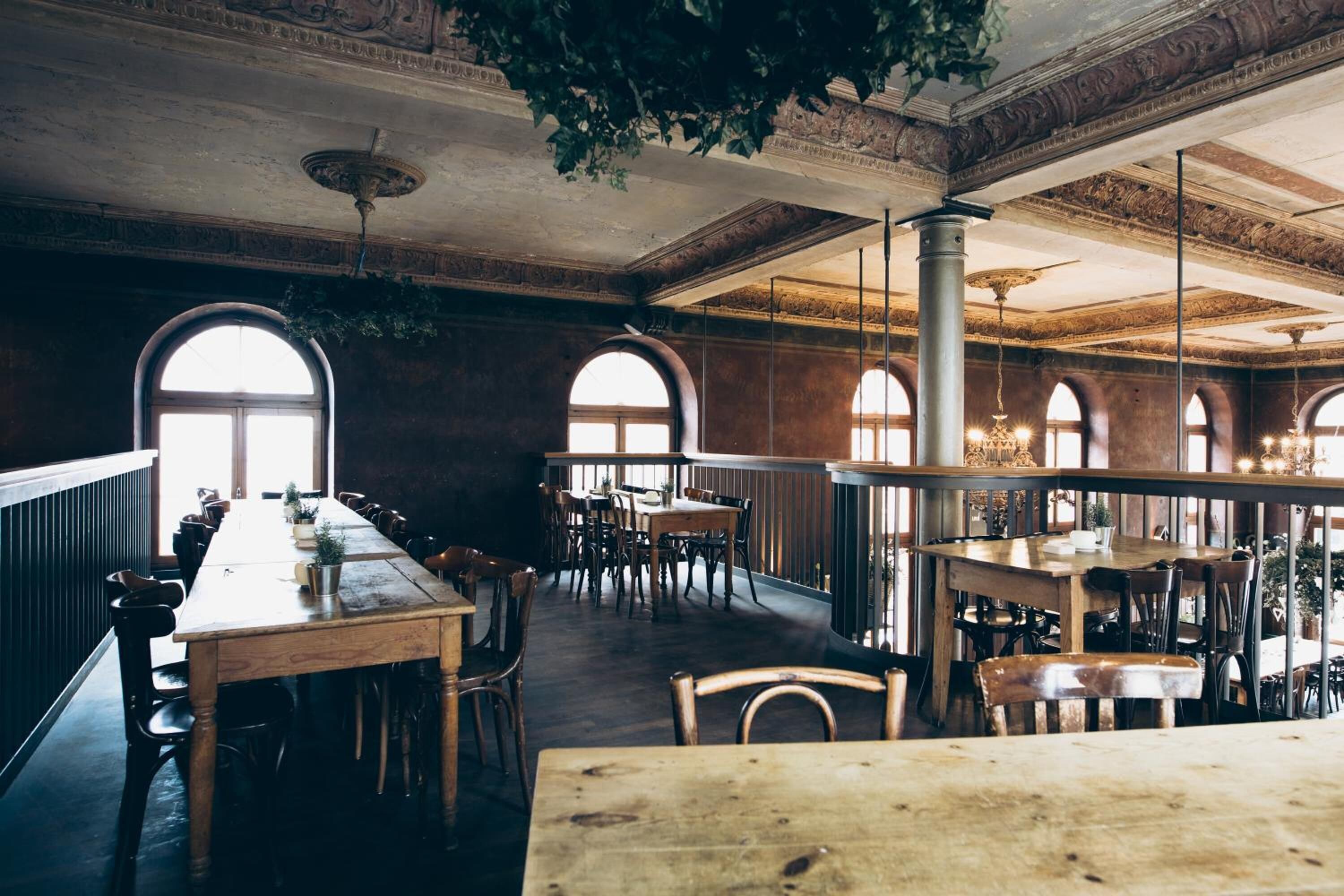 2 restaurants, breakfast, lunch, dinner served; regional cuisine