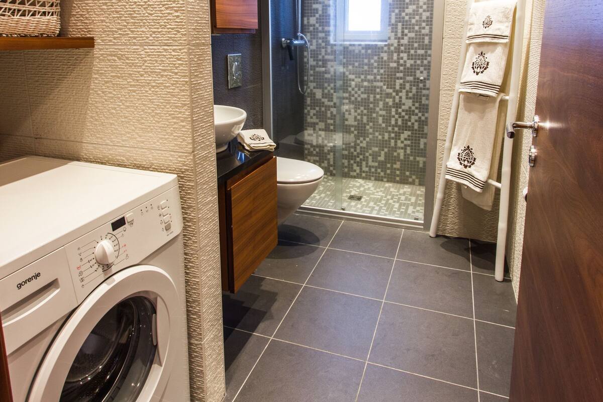 Apartment, 1 Schlafzimmer | Badezimmer | Dusche, Hydromassagedusche, Haartrockner, BademÀntel