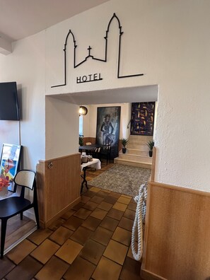 Petit déjeuner continental (17 EUR par personne)