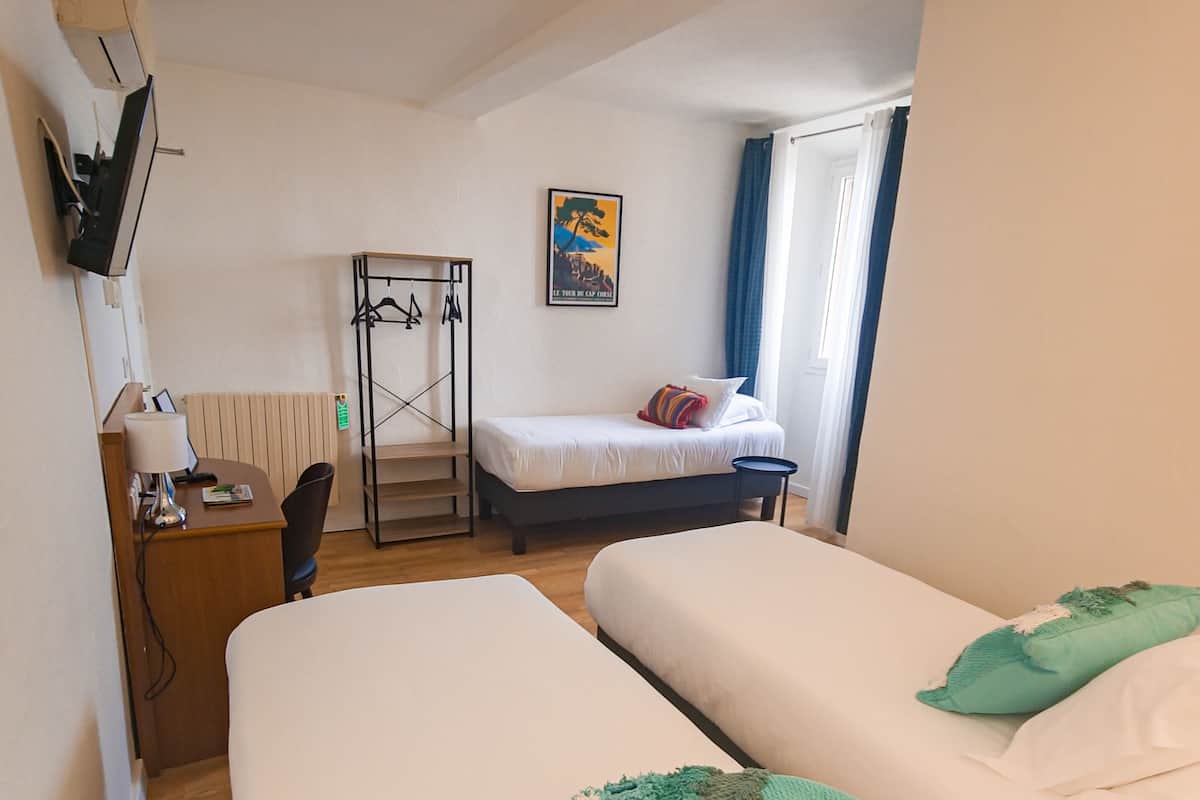 Comfort Triple Room, Sea View | Pillowtop beds, soundproofing, free WiFi, bed sheets