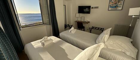 Comfort Twin Room, Sea View | Pillowtop beds, iron/ironing board, free WiFi, bed sheets