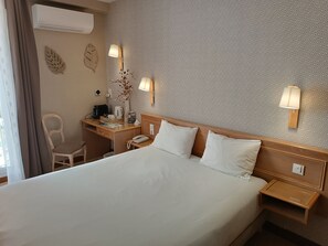 Quarto casal superior | Roupas de cama premium, individualmente mobiliados, escrivaninha