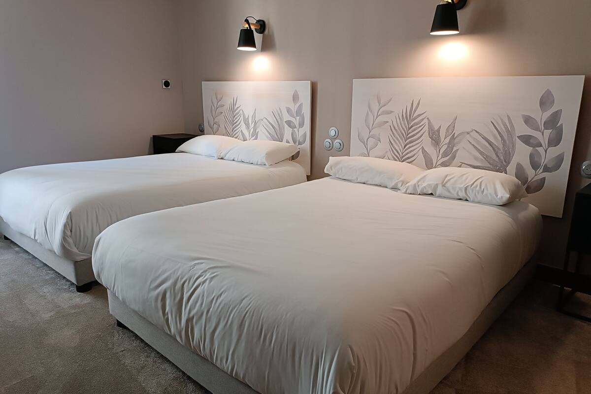 quadruple room | 1 bedroom, premium bedding, individually furnished, desk