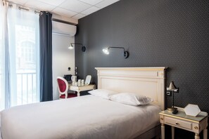 Eenpersoonskamer | Luxe beddengoed, individueel gemeubileerd, een bureau