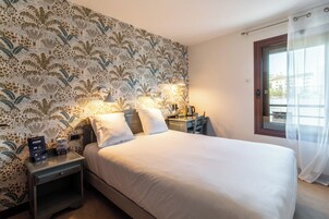 Ropa de cama de alta calidad, escritorio y cortinas blackout 