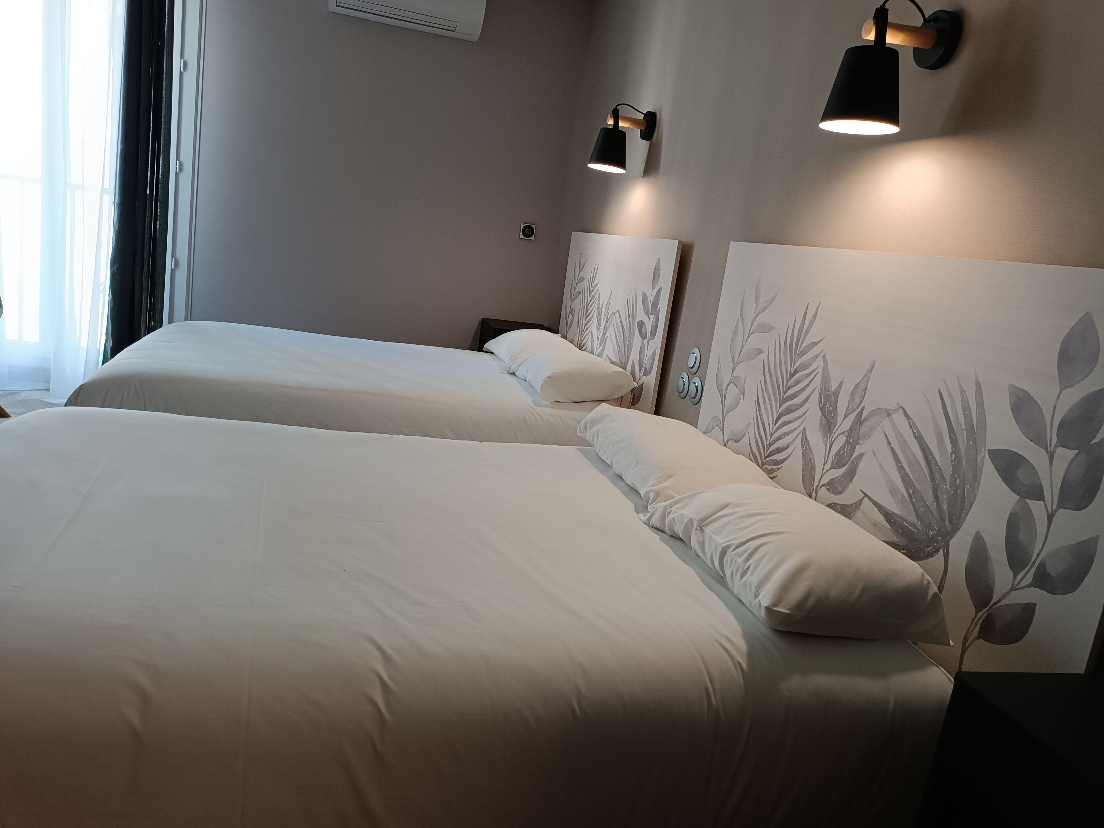 quadruple room | 1 bedroom, premium bedding, individually furnished, desk