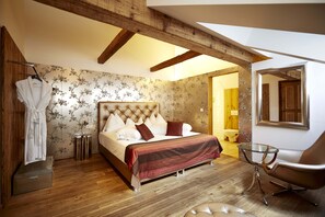 Business Double Room, Private Bathroom | Premium bedding, pillowtop beds, free minibar, in-room safe