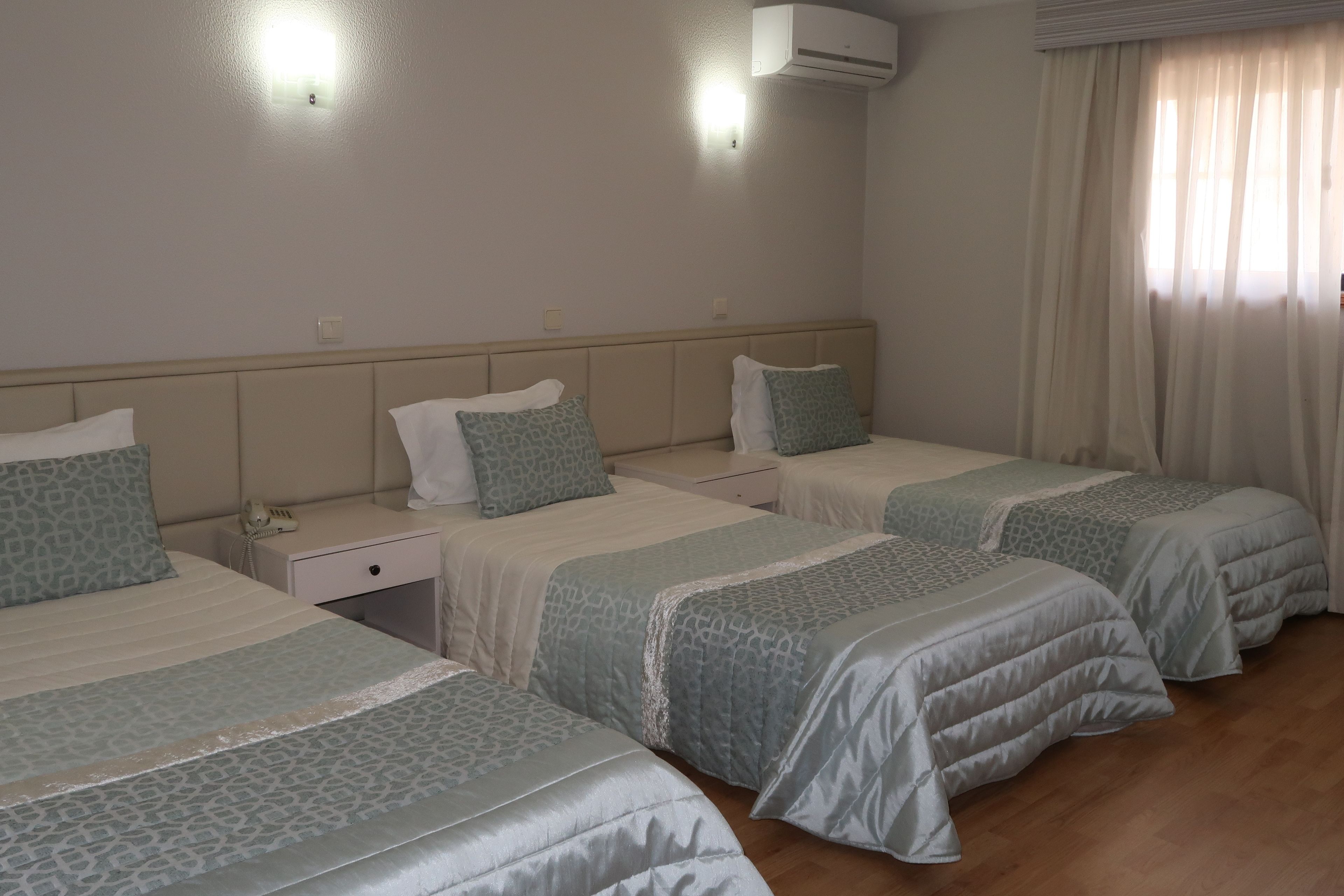 triple room | individually decorated, desk, blackout curtains, soundproofing