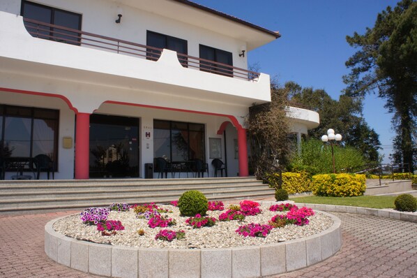 Fachada de la propiedad