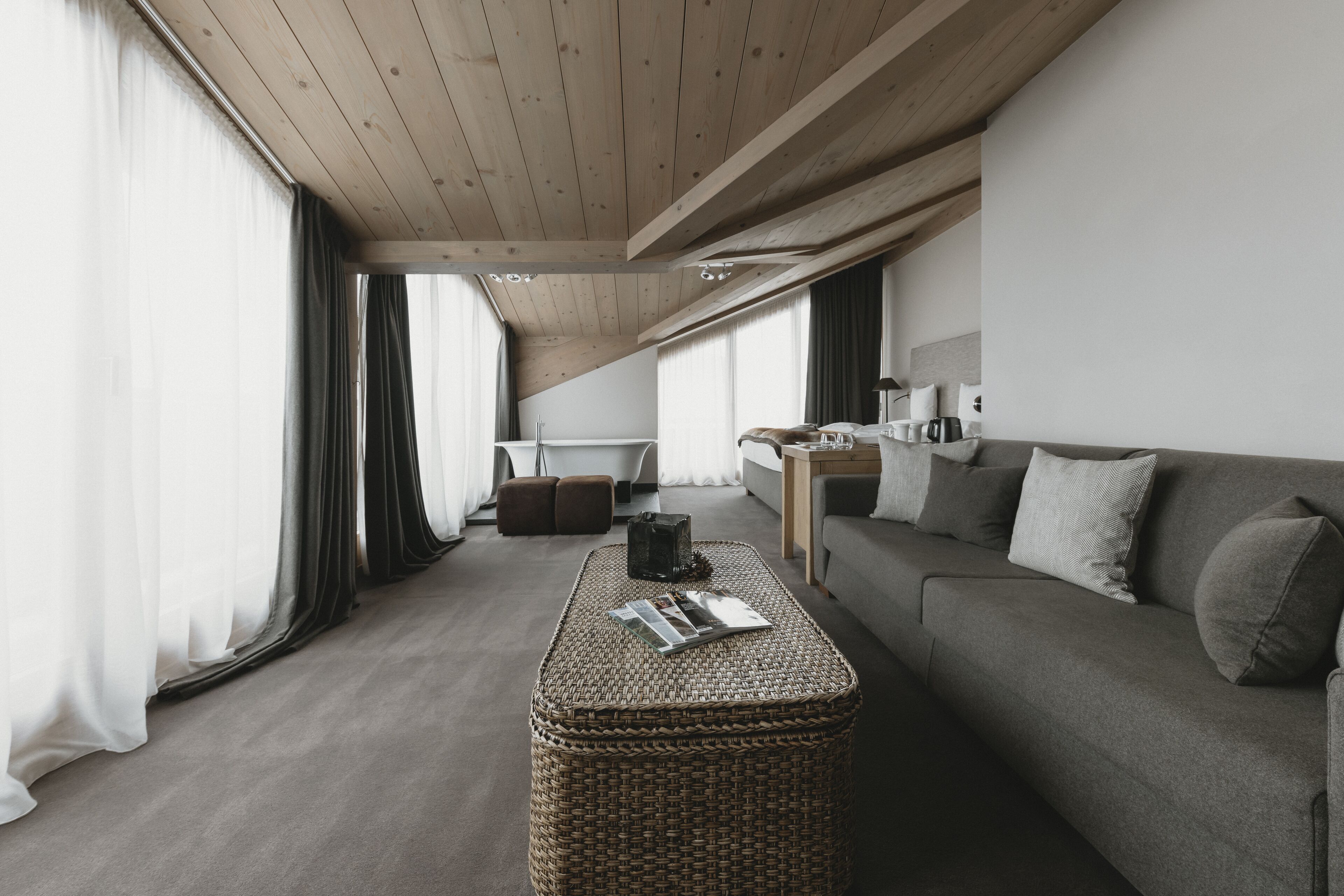 Superior-Suite | Allergikerbettwaren, Daunenbettdecken, Minibar, Zimmersafe