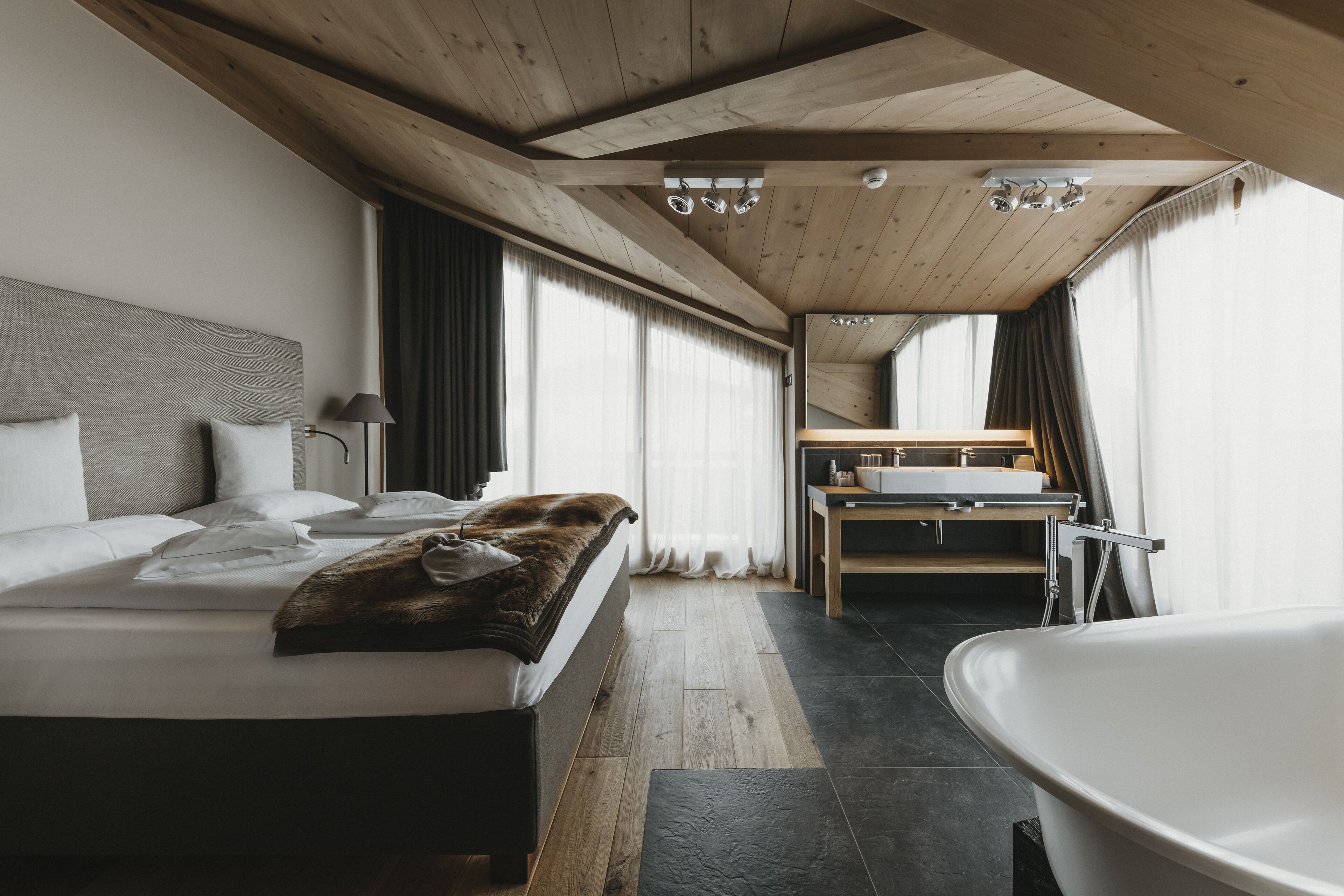 comfort suite | 1 bedroom, hypo-allergenic bedding, down duvets, minibar