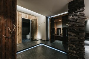 Couples treatment rooms, Turkish bath, body treatments, aromatherapy