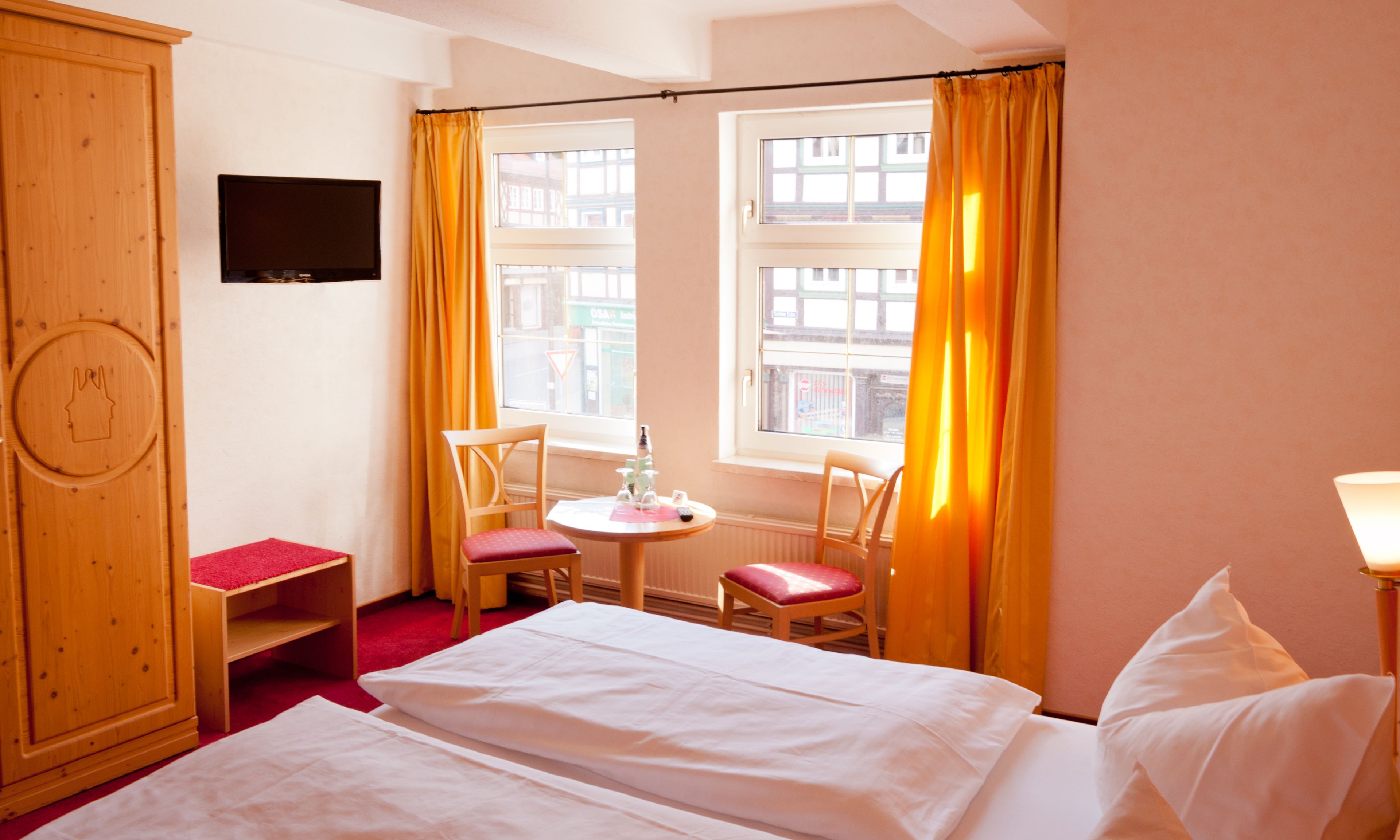 hypo-allergenic bedding, free cots/infant beds, rollaway beds, free wifi