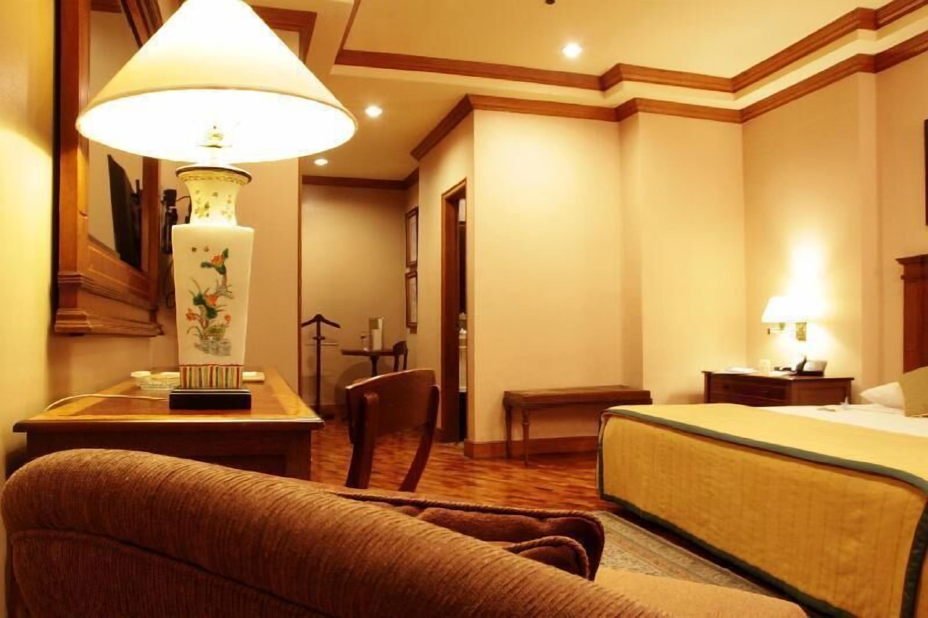 Minibar, in-room safe, individually decorated, individually furnished