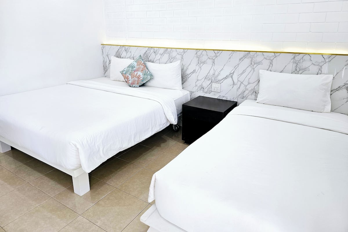 Deluxe Triple Room | 1 yatak odası, masa, ücretsiz kablosuz İnternet