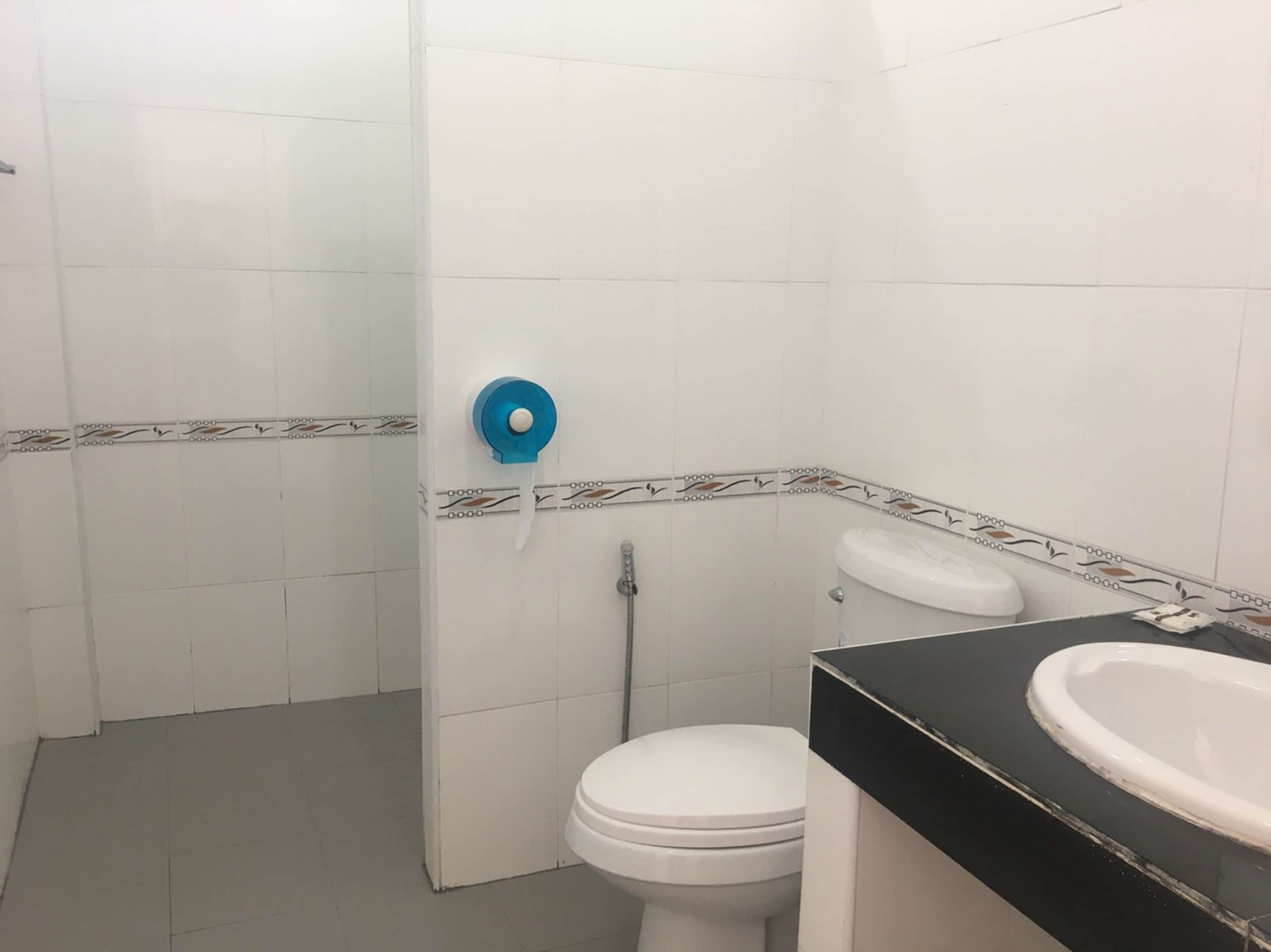 Suite Room | Bagno | Doccia, set di cortesia gratuito, asciugamani