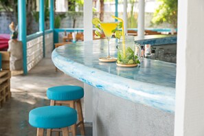 Poolbar