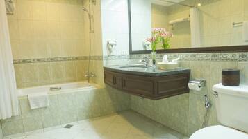 Superior Double Room (Multi Use) | Bathroom | Combined shower/tub, hair dryer, slippers, bidet