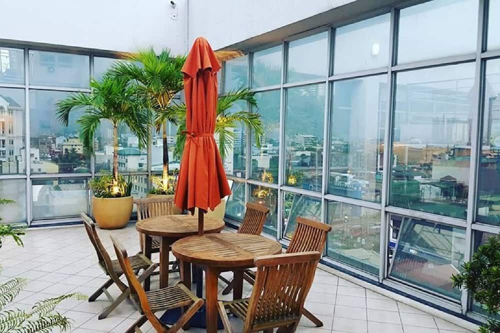 Herald Suites Solana