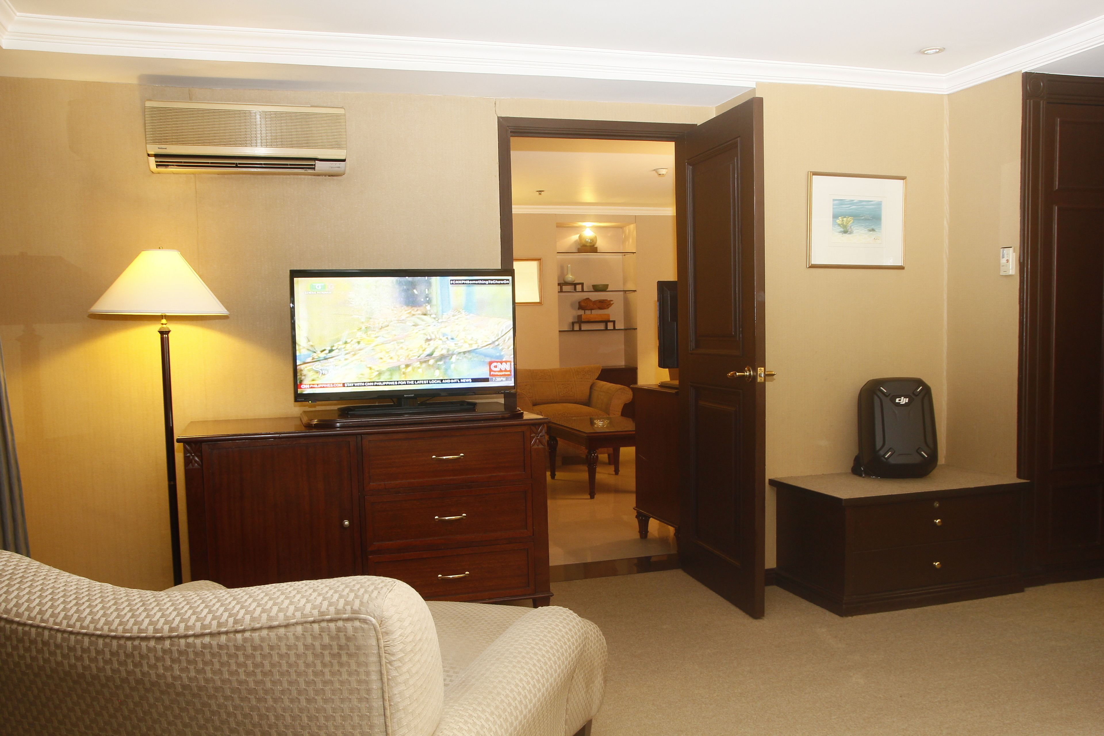 junior suite, 1 king bed (multi use) | 1 bedroom, minibar, in-room safe, individually decorated