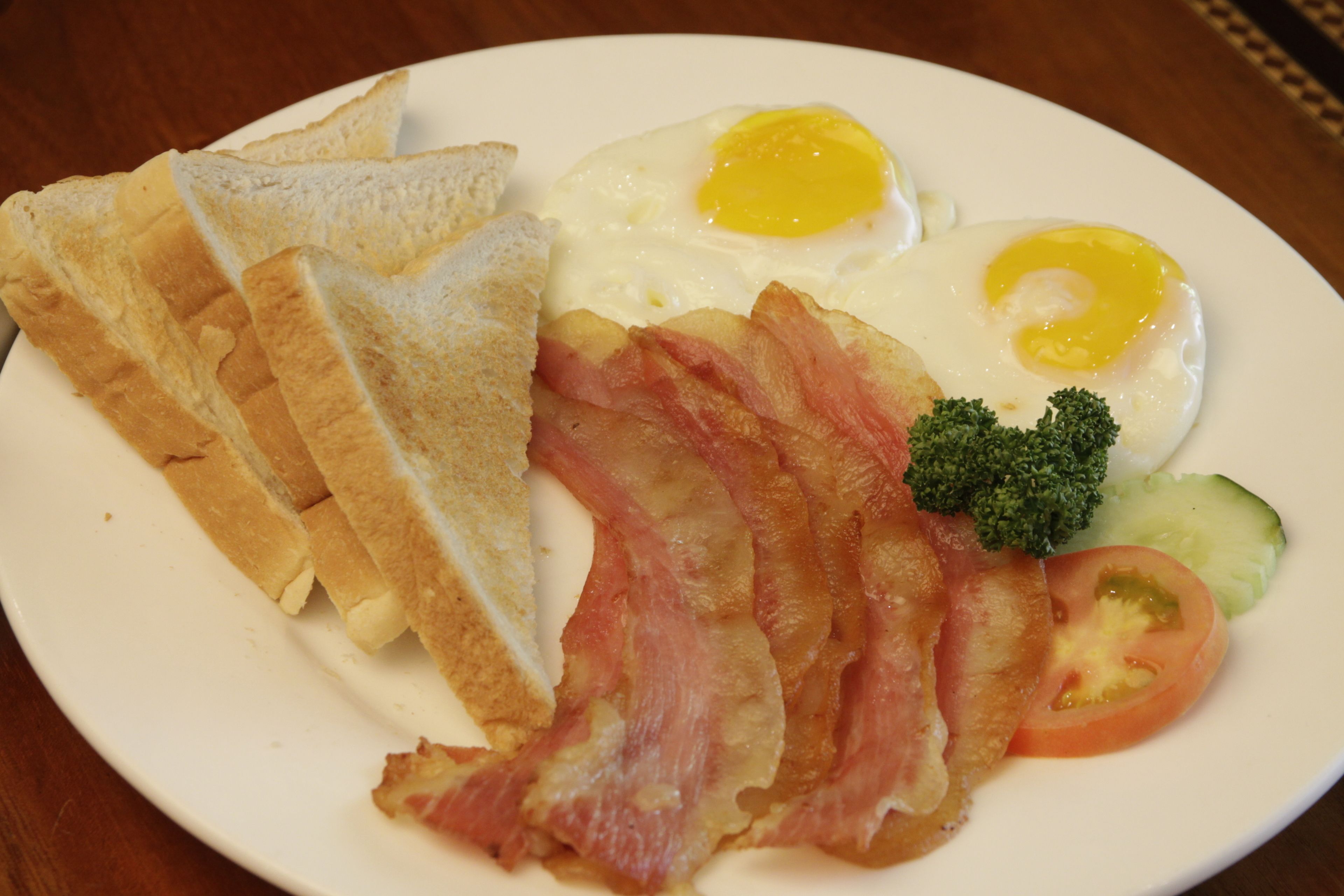 daily cooked-to-order breakfast (php 500.00 per person)