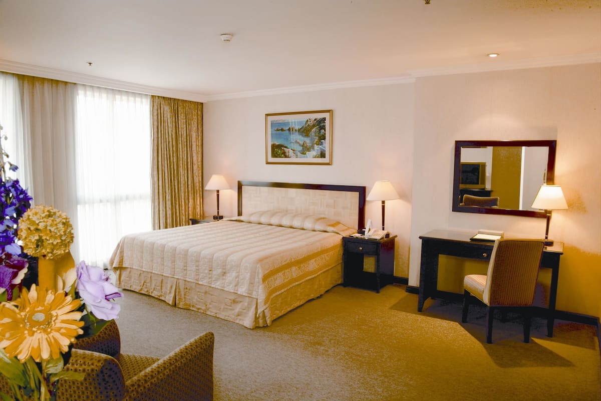 Deluxe Room, 1 King Bed (Multi Use)