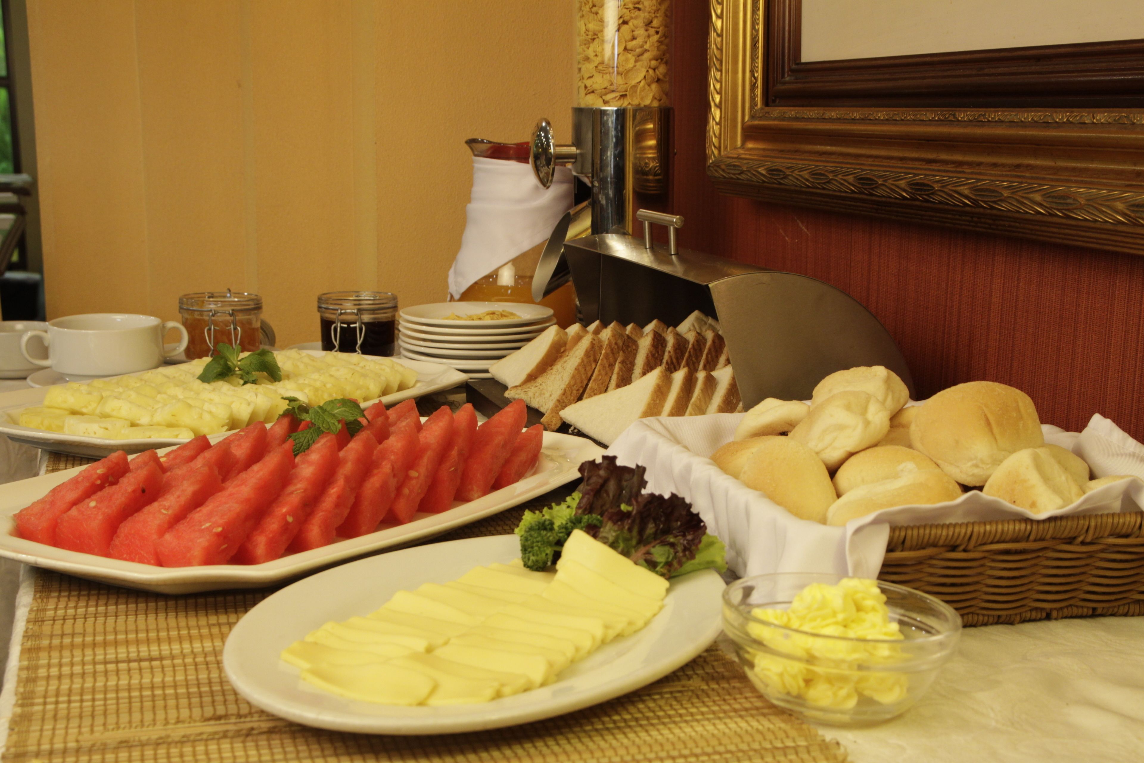 daily cooked-to-order breakfast (php 500.00 per person)