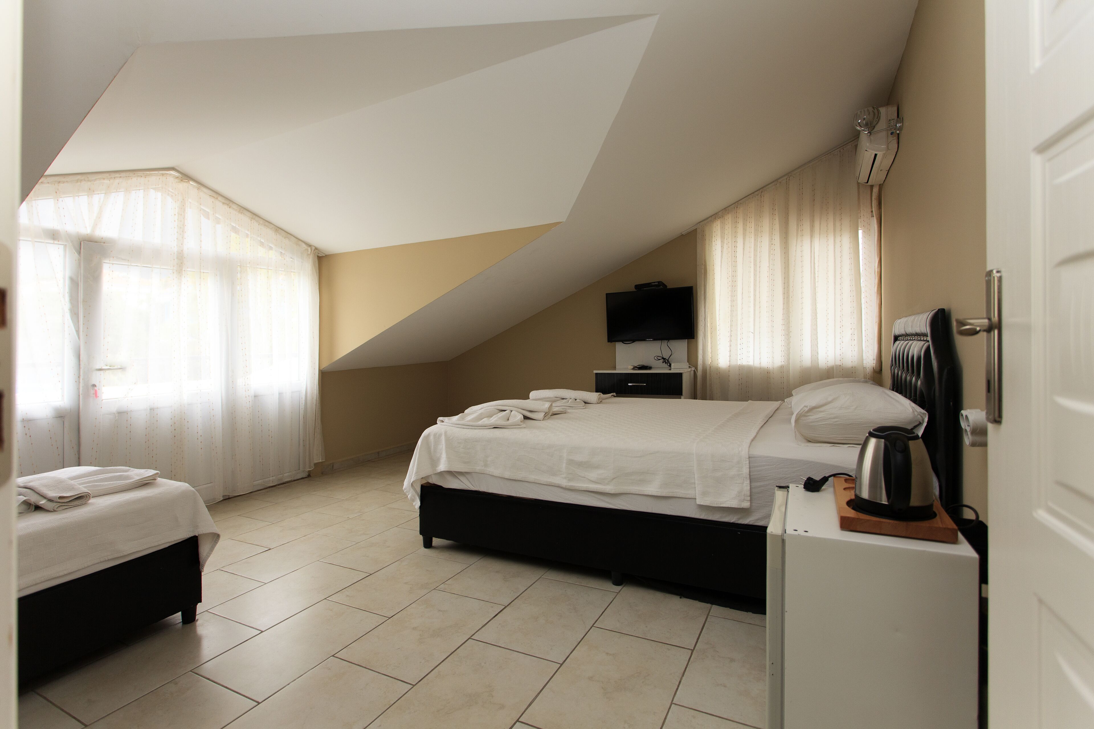 Photo - Green Peace Hotel