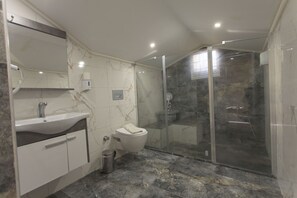 Family Loft ( Five Pax) | Bathroom | Shower, rainfall showerhead, hair dryer, towels - Green Peace Hotel (Fethiye)